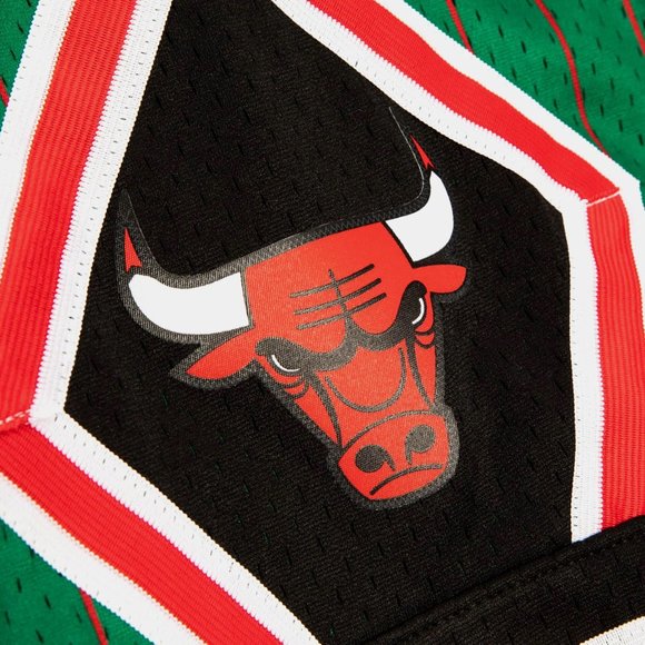 🆕 Mitchell & Ness Chicago Bulls 1995 Reload 2.0 Swingman Shorts Green St Pattys - Picture 3 of 3
